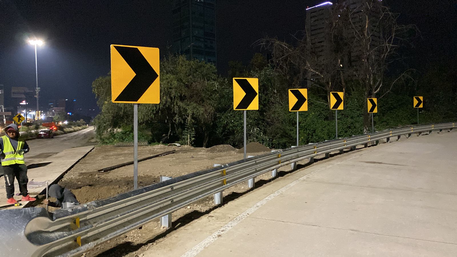 Señalamiento vertical y de protección de obra en Puebla